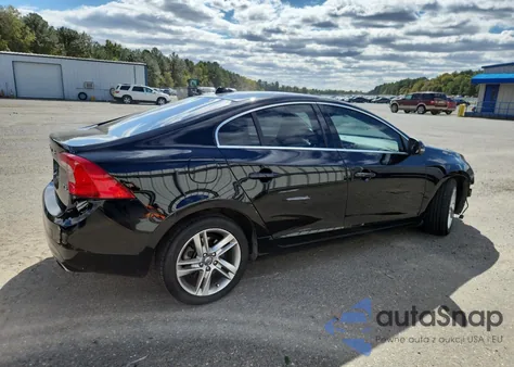 2015 Volvo S60 Premier z USA, uszkodzony, nr VIN YV140MFK5F1345989